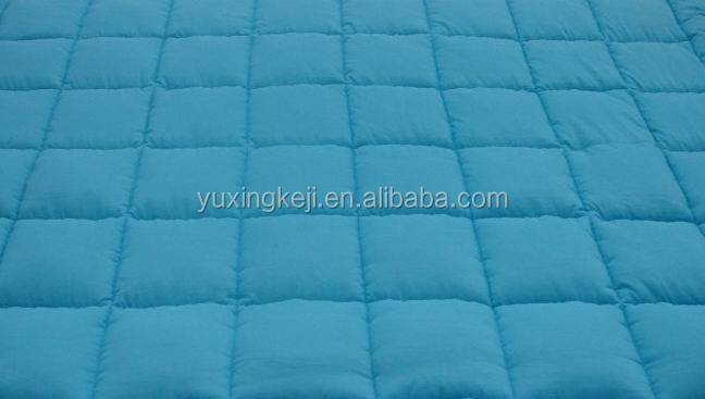 Multi prezzo della trapuntatrice delle coperte dell'ago del computer ad alta velocità di Yuxing con il dispositivo di taglio di bordo
